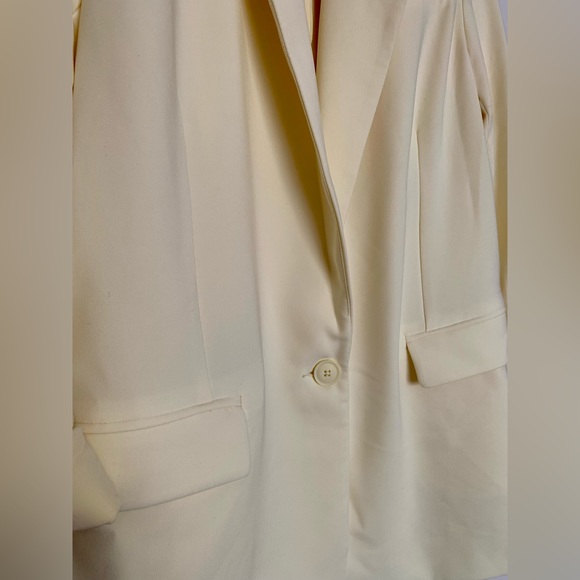 Dynamite Women’s Blazer size small - Picture 2 of 7